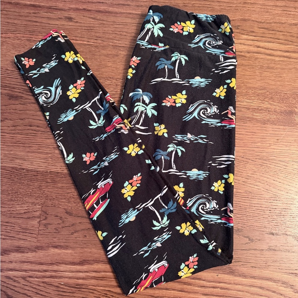 EUC Lularoe Tropical Print Black Leggings